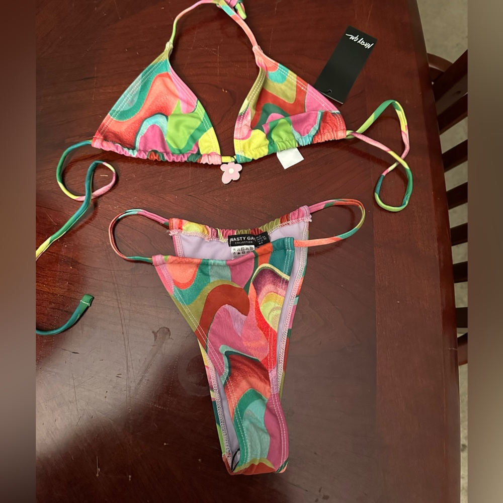 Groovy bikini
